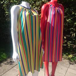 zomerjurk met vele kleuren