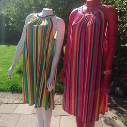 zomerjurk met vele kleuren