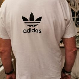 Zo wel voor dames als heren deze Adidas T-Shirt